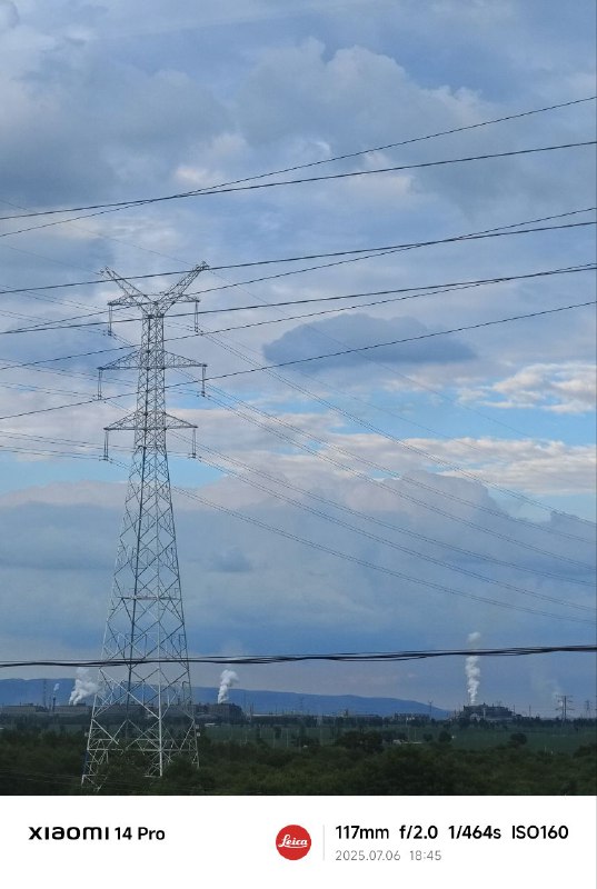 像是画中的天空